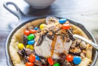 Gooey Skillet Cookie Recipe for Sharing and Dessert Parties