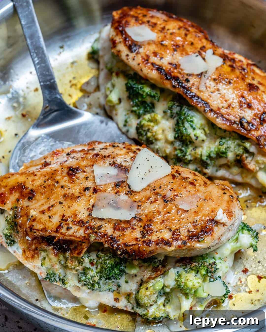 Broccoli-Stuffed Chicken Breast Recipe for Juicy Oven-Baked Meals 2 chicken stuffed with cheese and broccoli