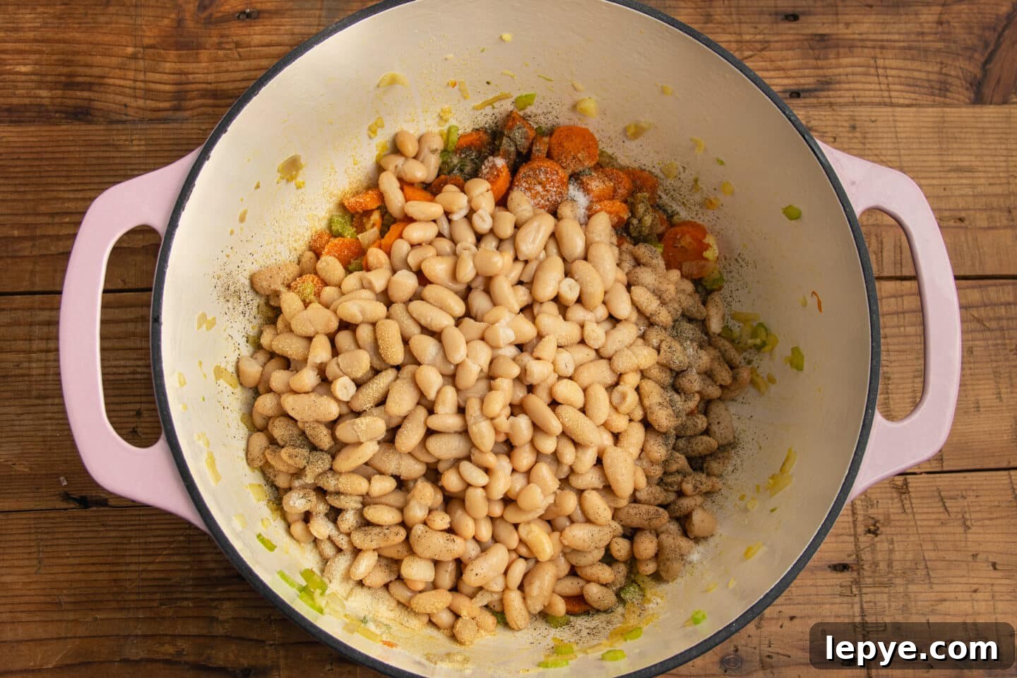 This is a picture of the large pot with the white beans added.